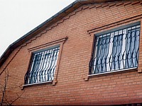 Кованые решетки на окна 22
