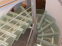 Стеклянная лестница 10